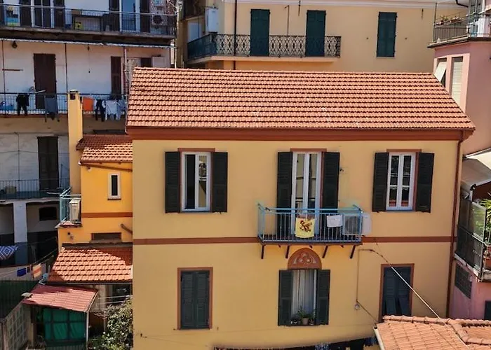 5 Mins From And 1 Min From Center One Imperia