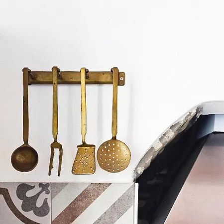 5 Mins From And 1 Min From Center One