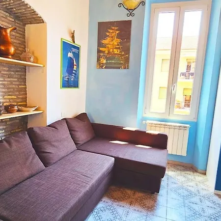 5 Mins From And 1 Min From Center One インペリア